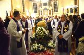 Tłumy parafian żegnały zmarłego o. Węsaka
