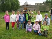 Przedszkolne dzieci uwięzione w dybach