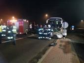 Wypadek autobusu i auta osobowego